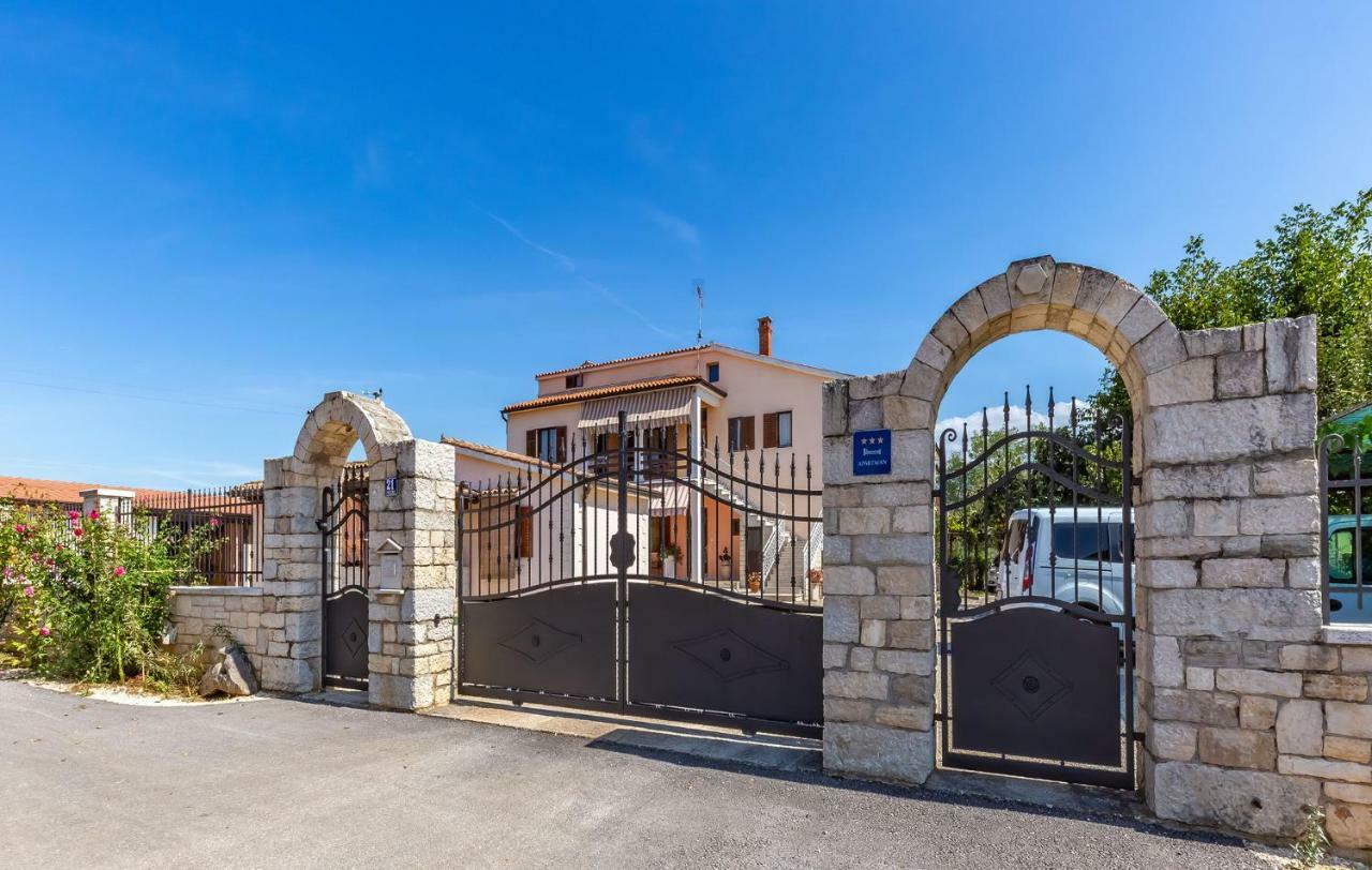 Apartamento Palmira Poreč Exterior foto